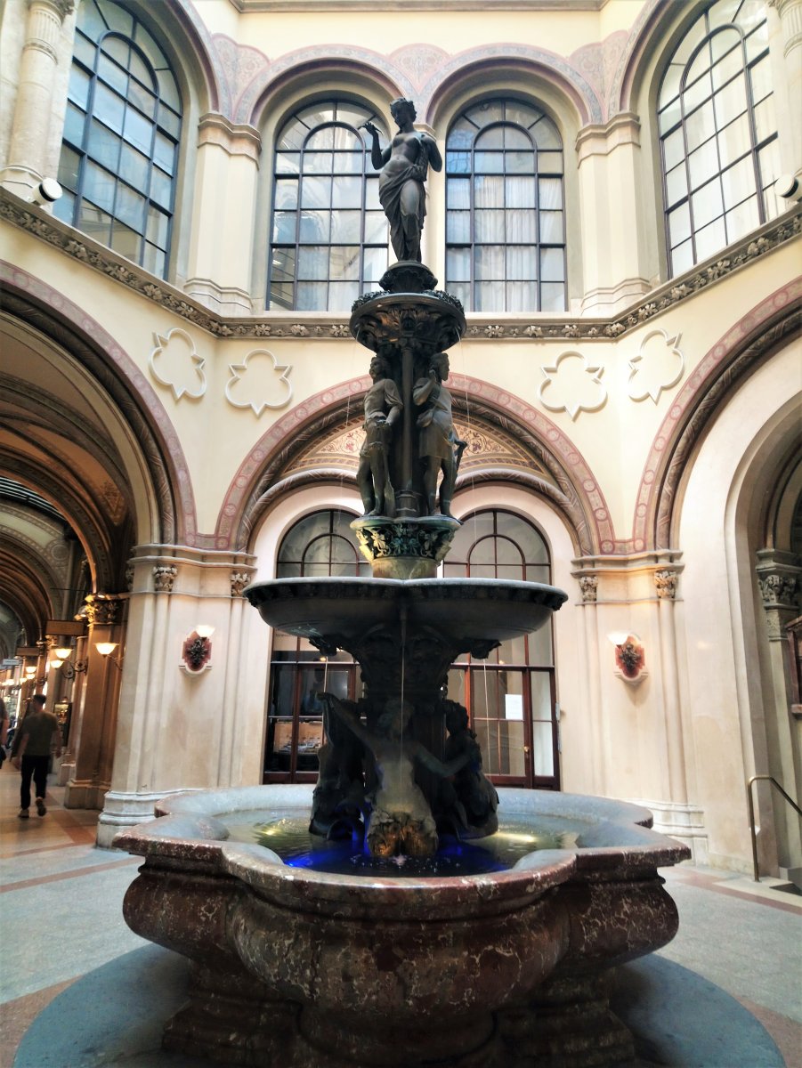 Vienna - Ferstel Passage 3 (Donaunixenbrunnen).JPG