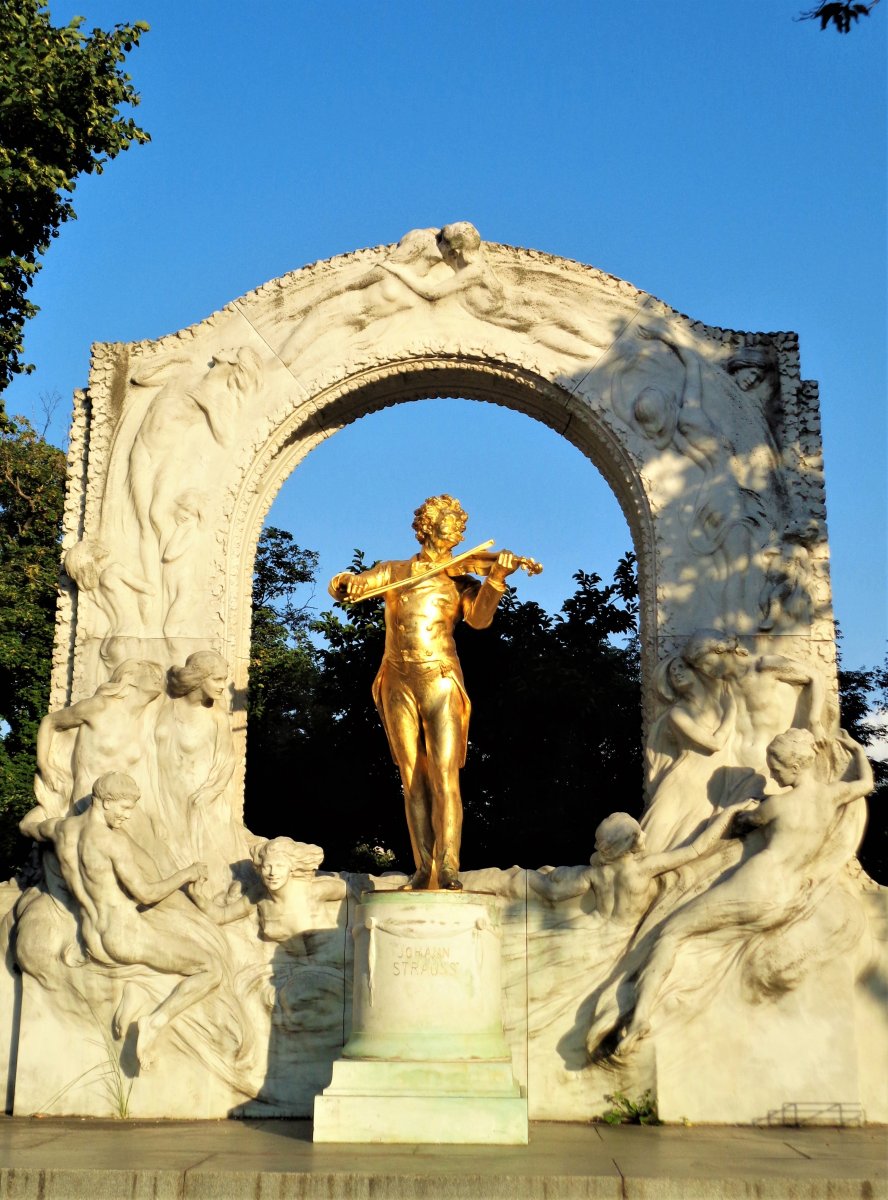 Vienna - Stadtpark 2.JPG