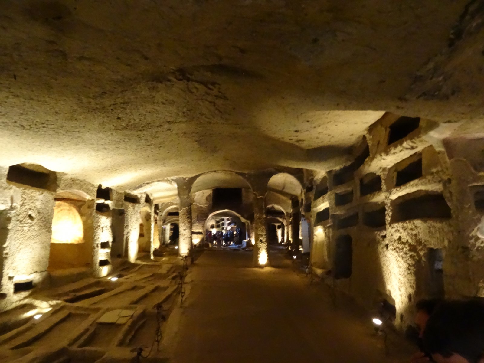 24.Catacombe di San Gennaro.JPG
