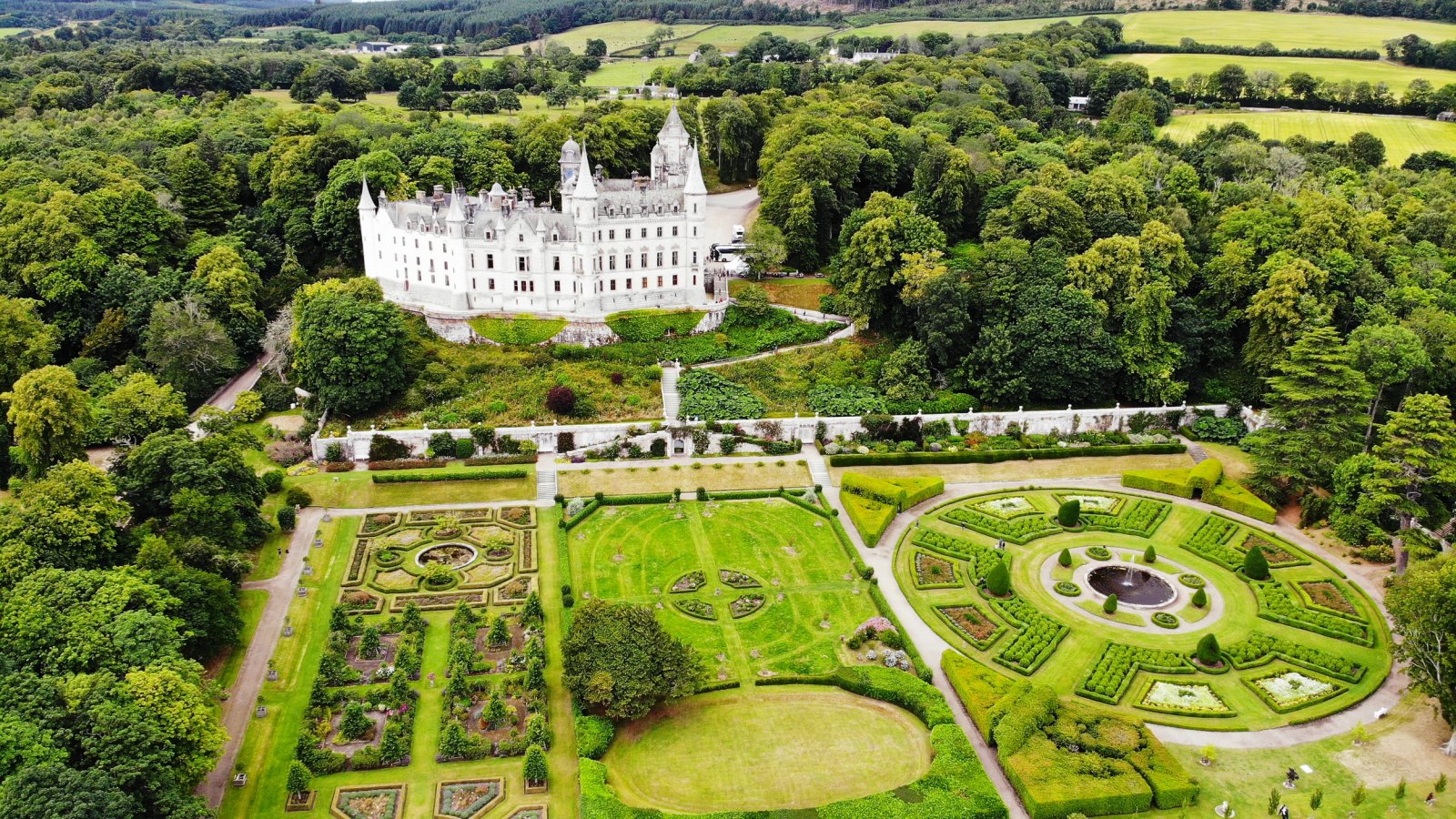 DUNROBIN CASTLE.jpg