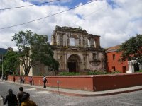 Monument_Antigua_Guatemala.jpg