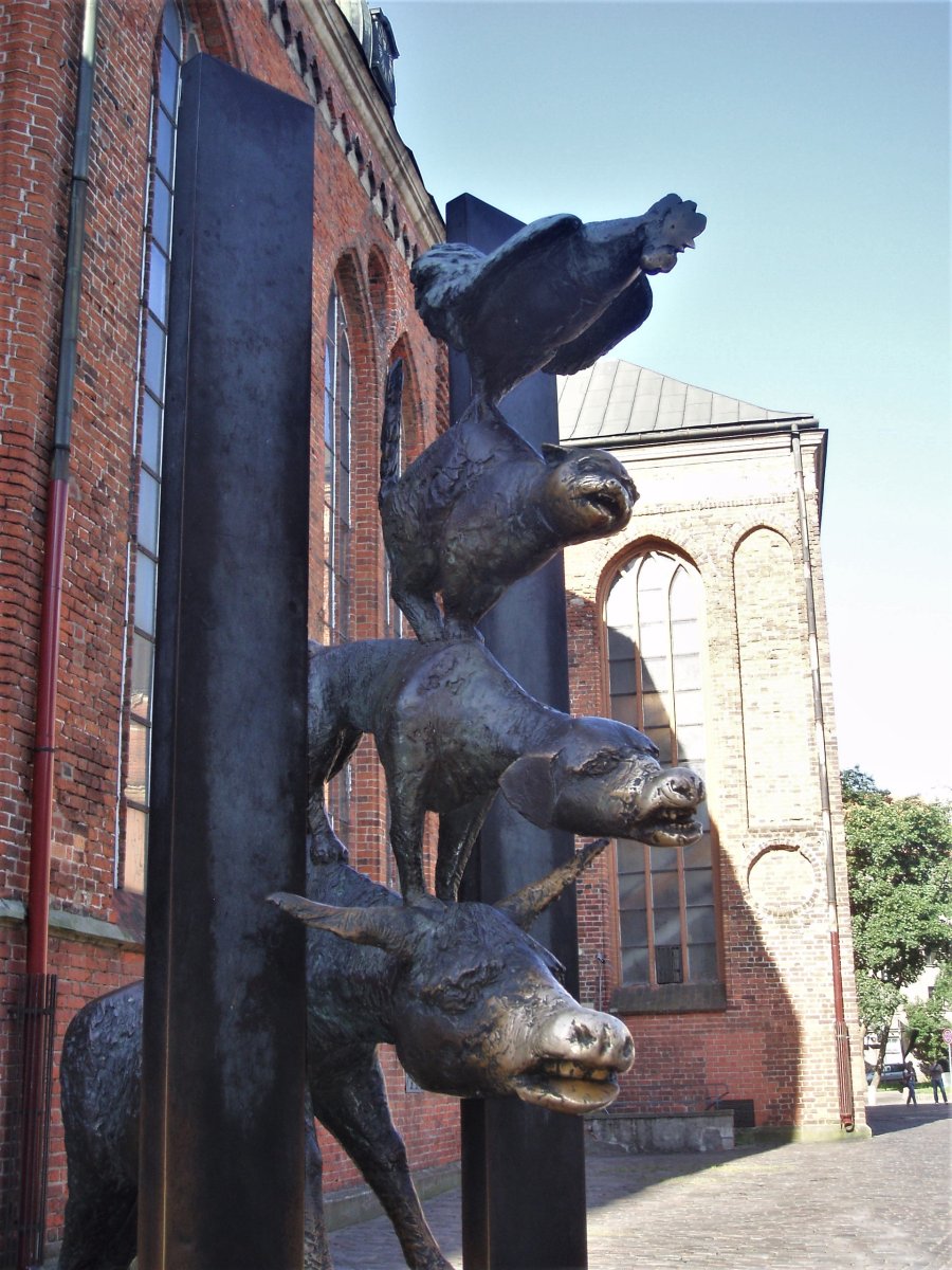 Riga 71, The Bremen Town Musicians.JPG