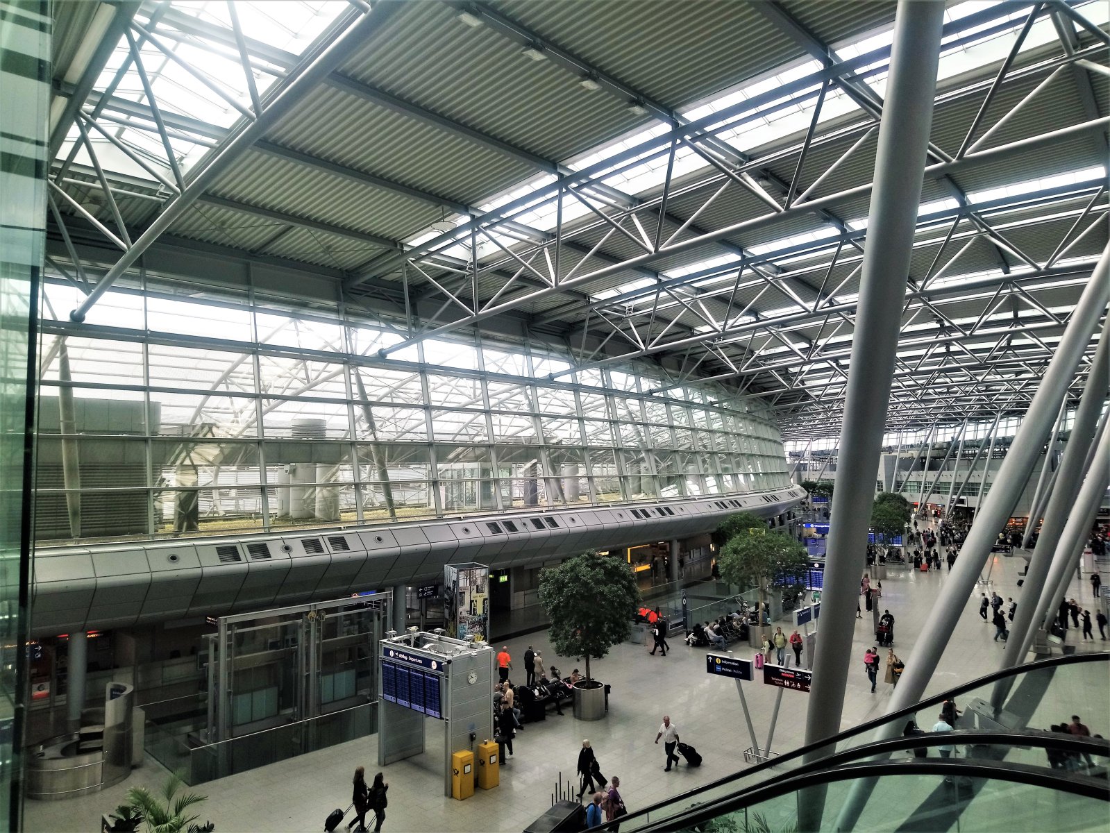 Düsseldorf - Airport 02.JPG