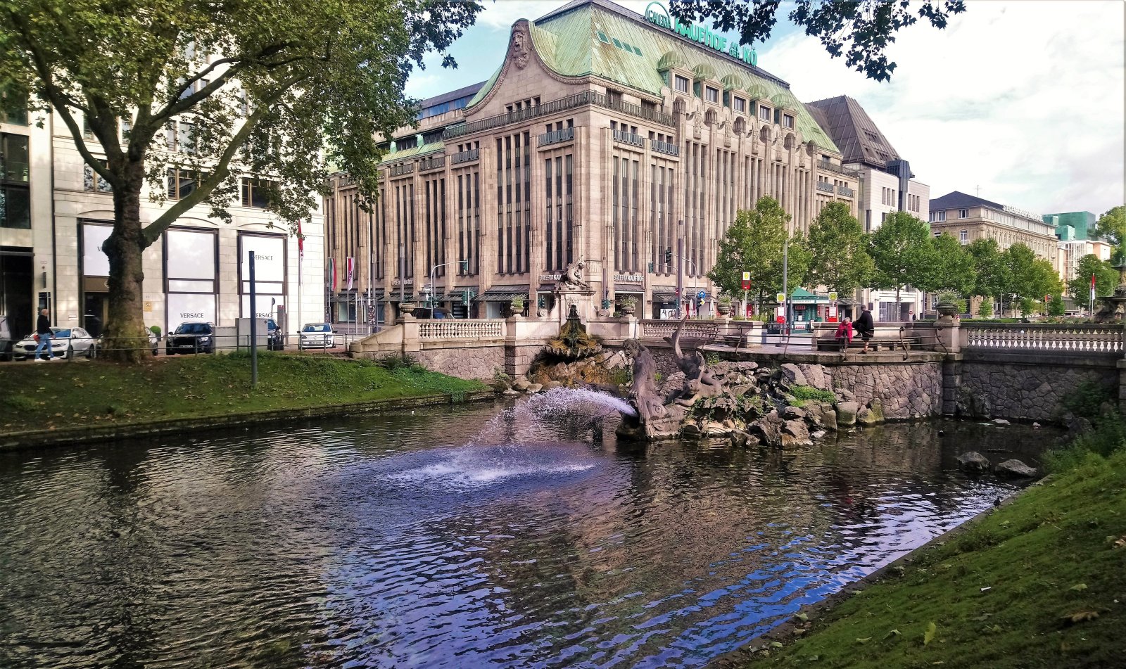 Düsseldorf - Stadtgraben 15 (Tritonenbrunnen).JPG