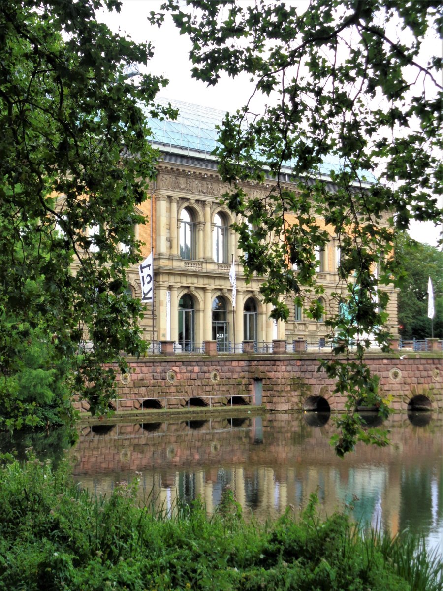 Düsseldorf - Ständehauspark 09 (Ständehaus).JPG