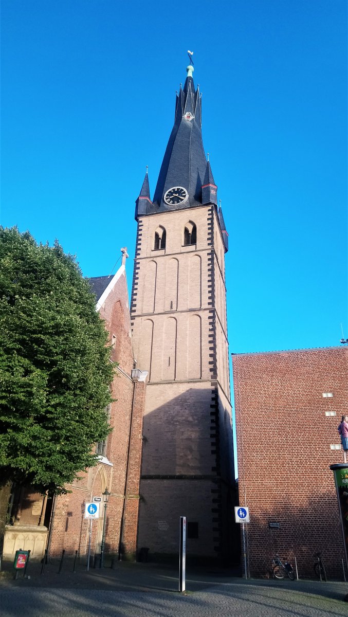 Düsseldorf - Basilika St. Lambertus 01.JPG