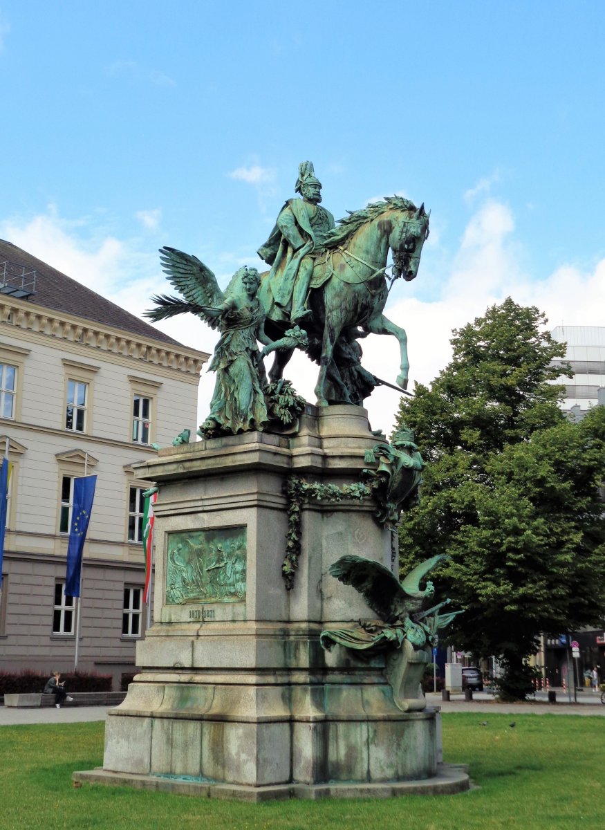 Düsseldorf - Martin Luther Platz 04 (Kaiser-Wilhelm I. Memorial).JPG