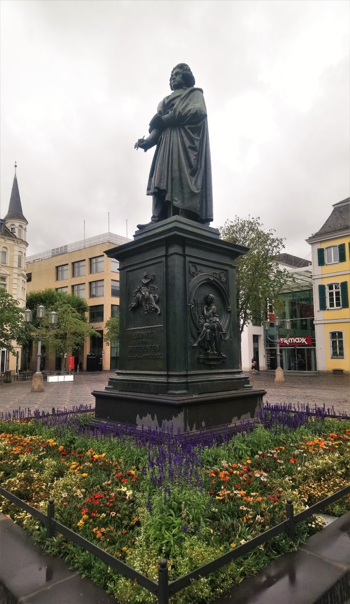 Bonn - Beethoven-Denkmal 2.JPG