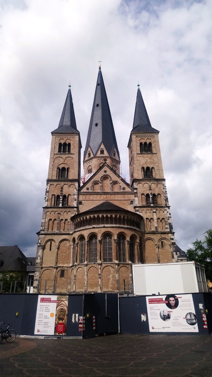 Bonn - Minster of St. Martin's 01.JPG