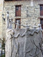 Contrapas-sculpture-Andorra-la-Vella.jpg