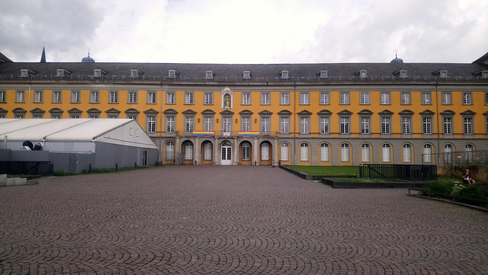 Bonn - Kurfürstliches Schloss 01.JPG