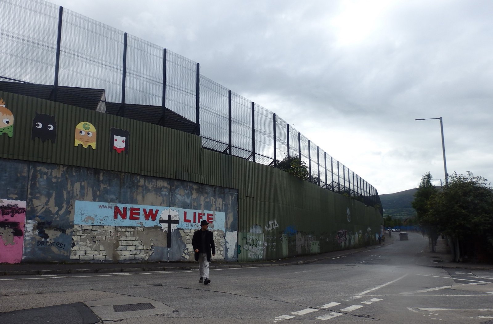 Peace wall belfast.JPG