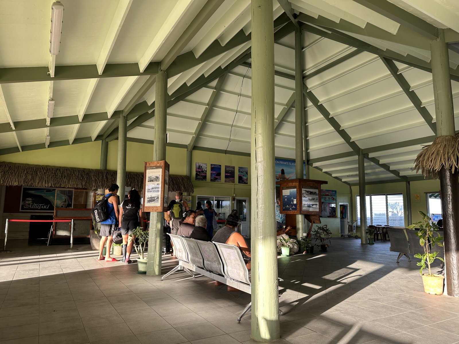 143b. Αεροδρόμιο Aitutaki 2.JPG