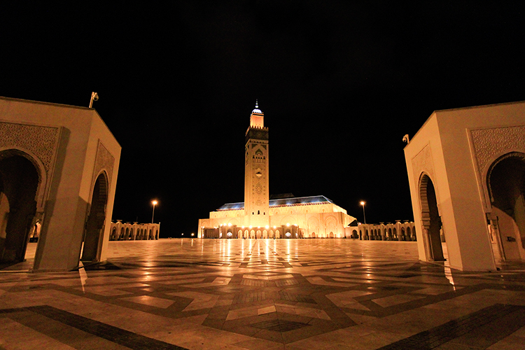 Hassan-II-Mosque-by-Night-Casablanca-Morroco-Wanderlusters.jpg