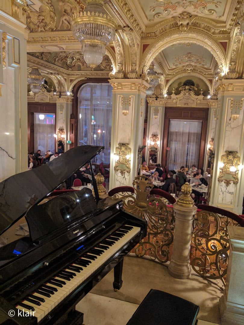 New York Cafe2.JPG