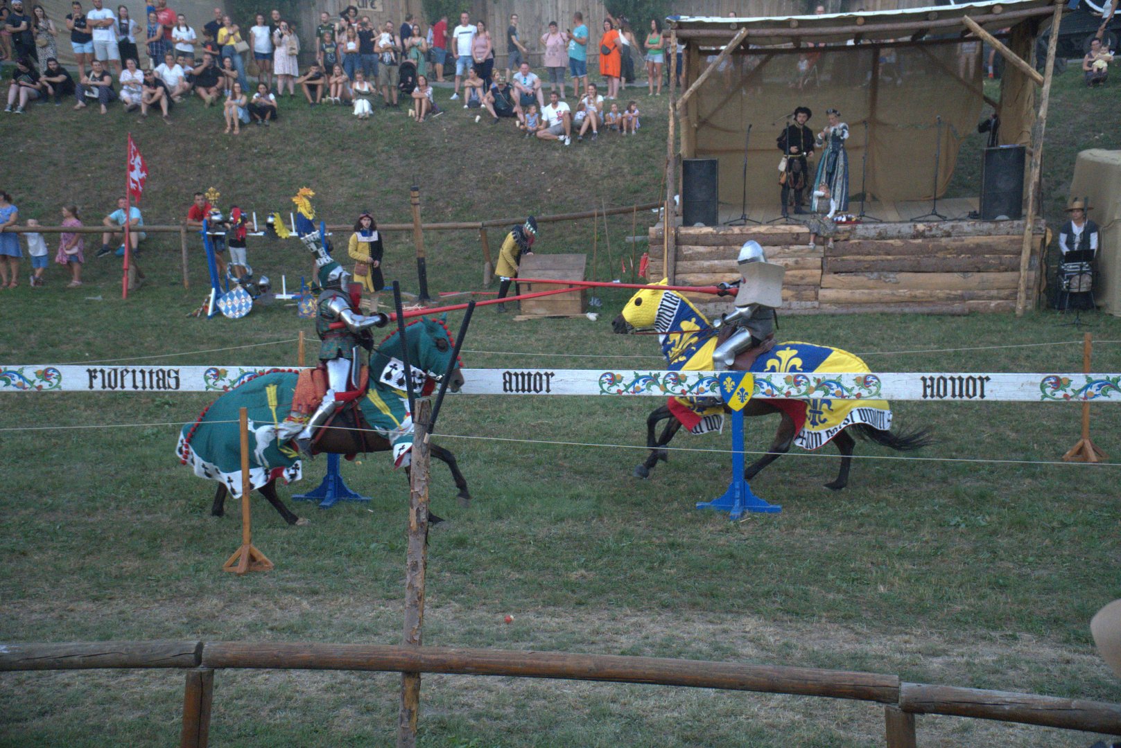 DSC09707-min.jpg
