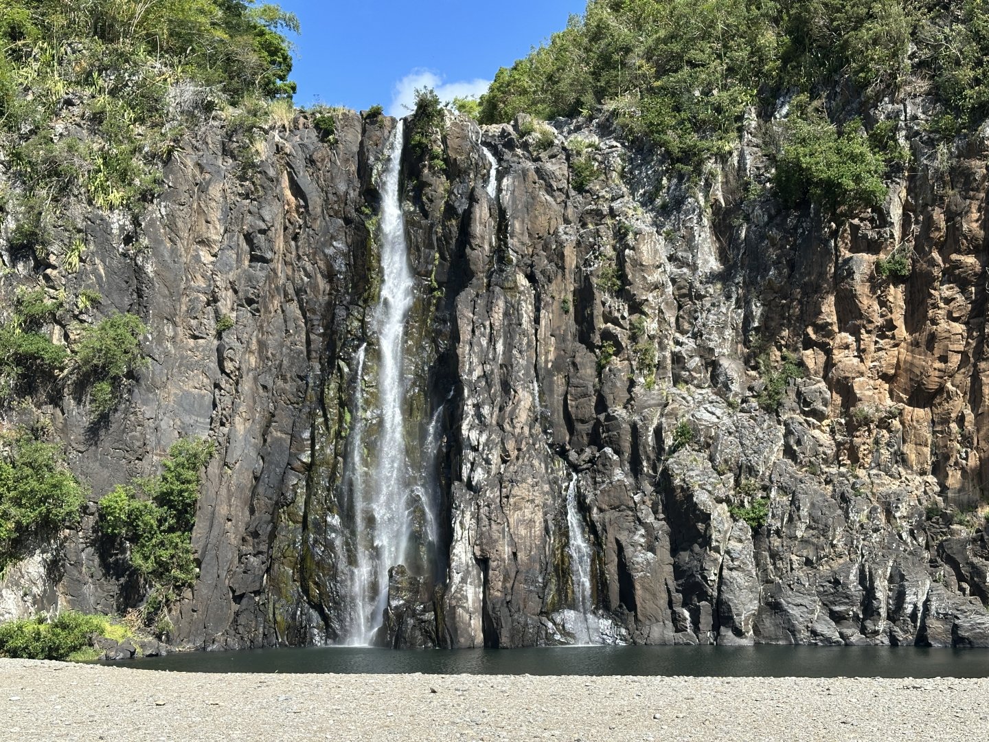 17a. Cascade Niagara 1.JPG