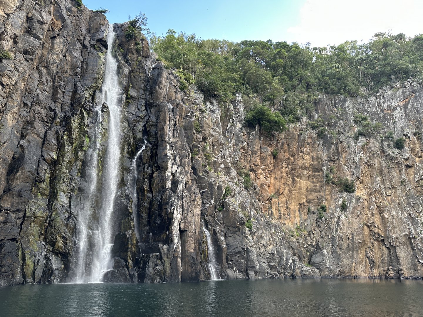 17b. Cascade Niagara 2.JPG