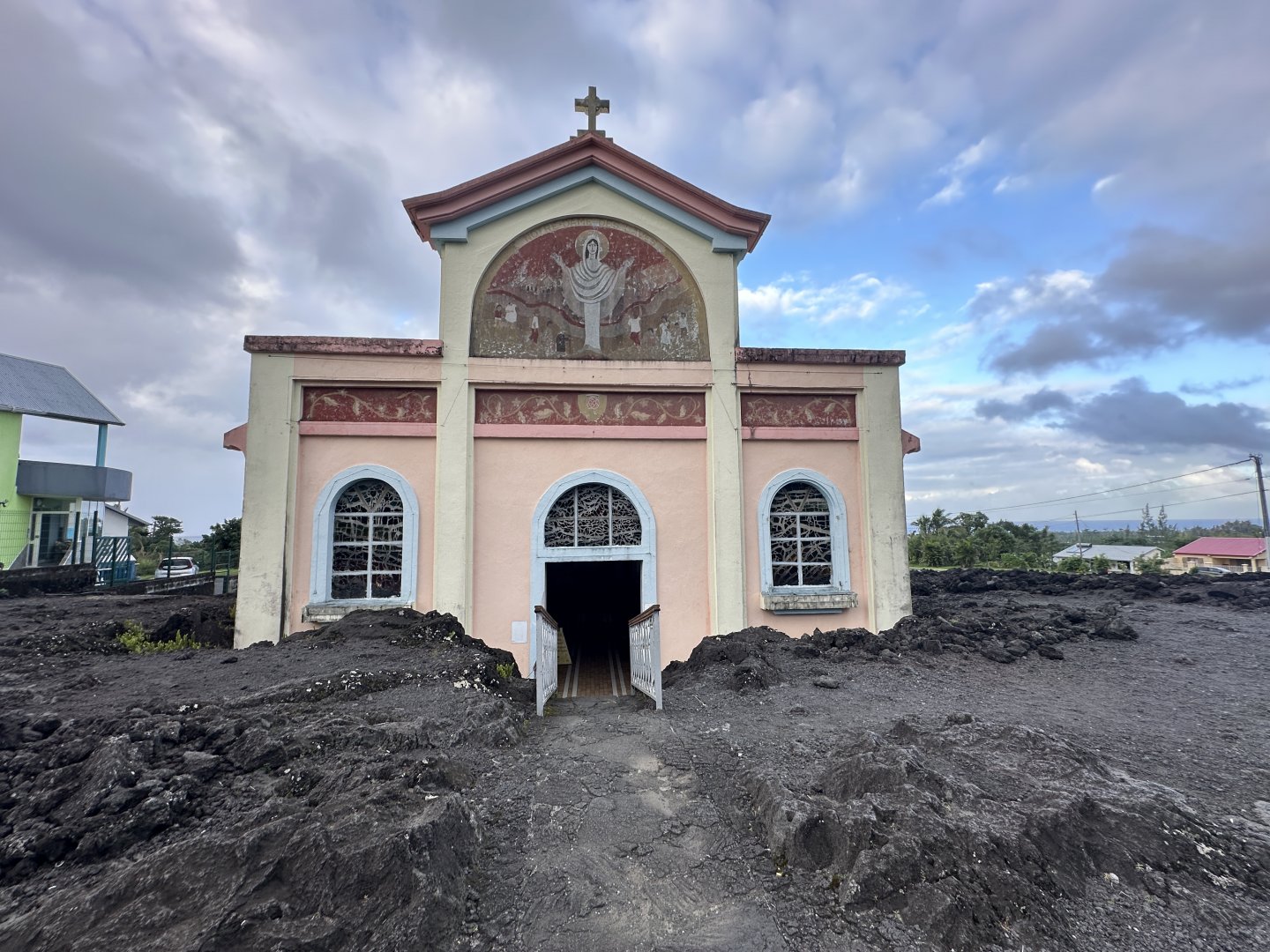 63b. Notre-Dame des Laves - Εξωτερικό 2.JPG