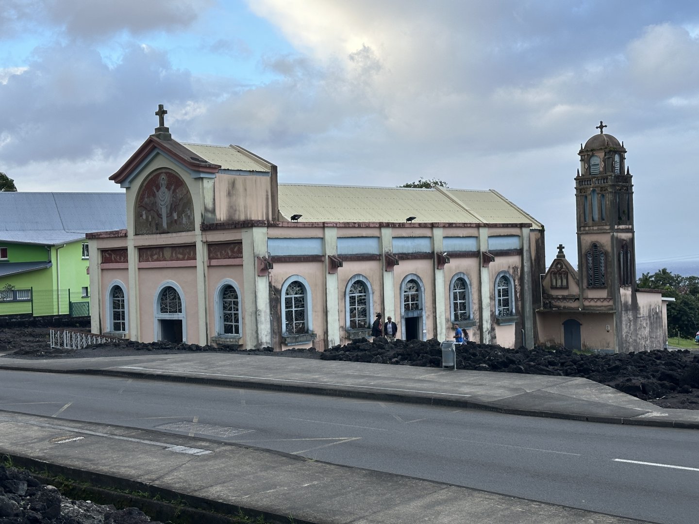 63c. Notre-Dame des Laves - Εξωτερικό 3.JPG