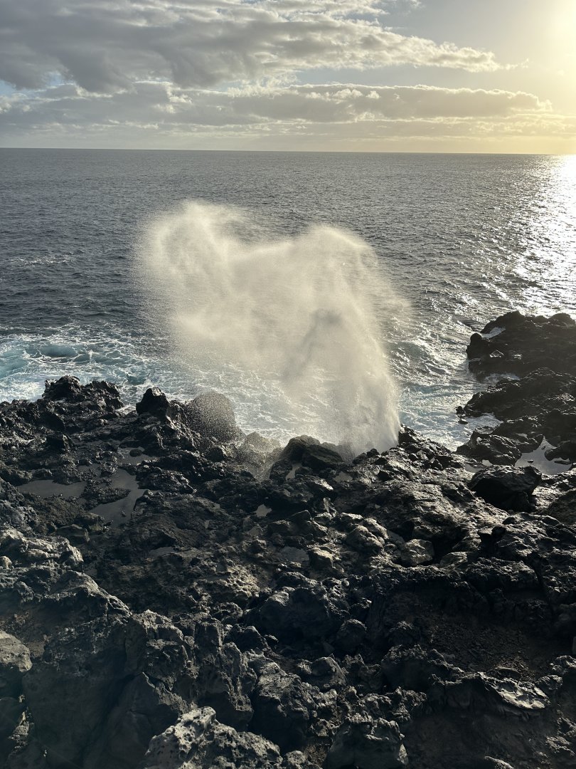 157b. Souffleur Blowhole 2.JPG