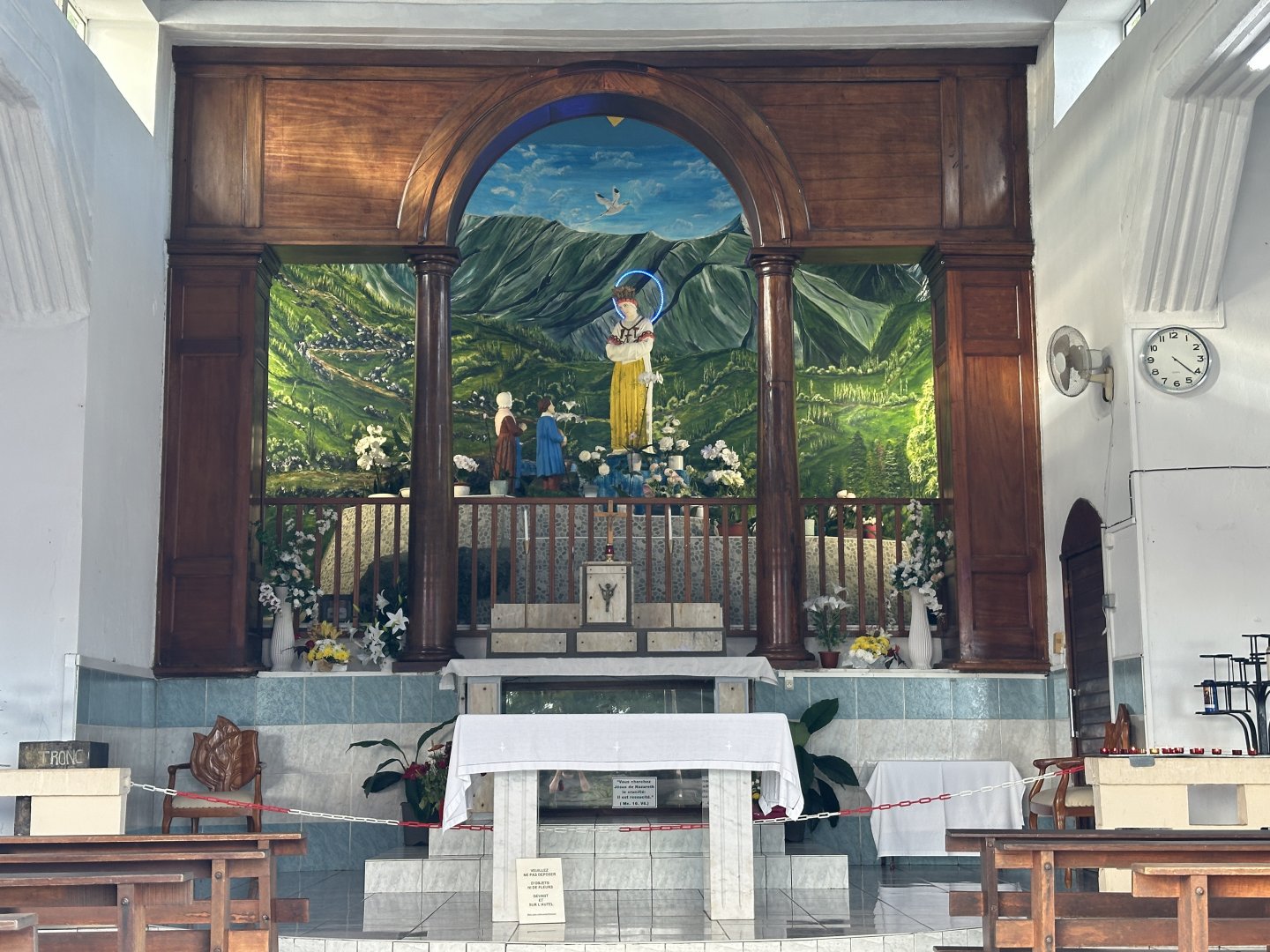 164b. Chapelle Notre Dame de la Salette 2.JPG