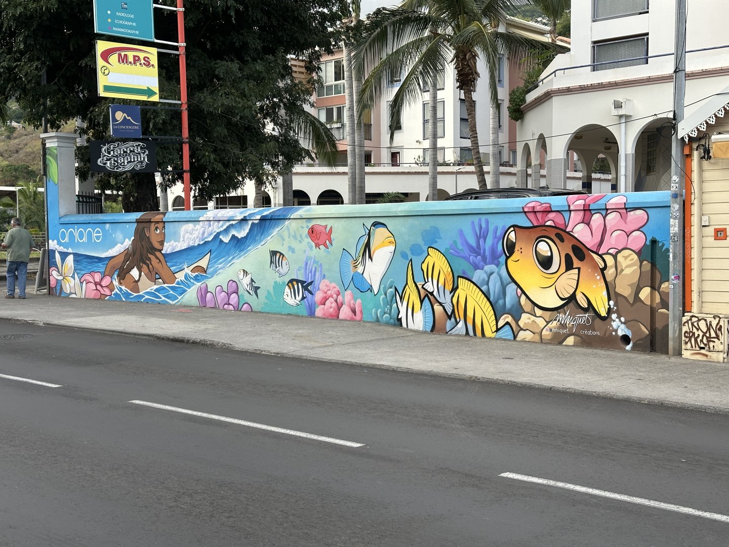 165. Γκράφιτι St Leu.JPG