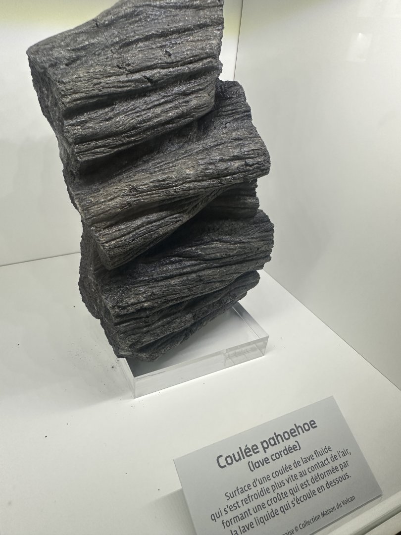 171c. Λάβα Pahoehoe.JPG