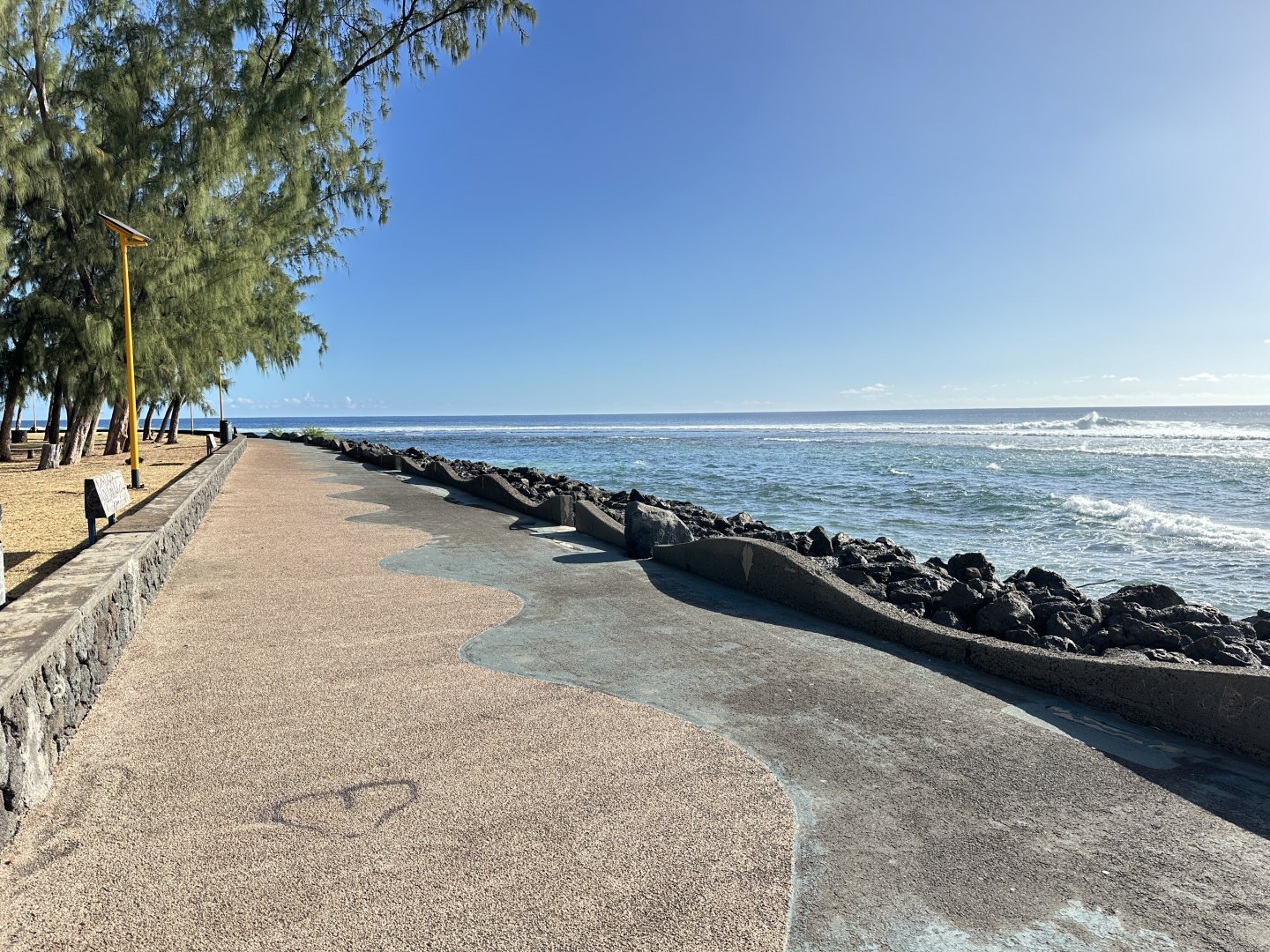 188. Πεζόδρομος St Leu.JPG