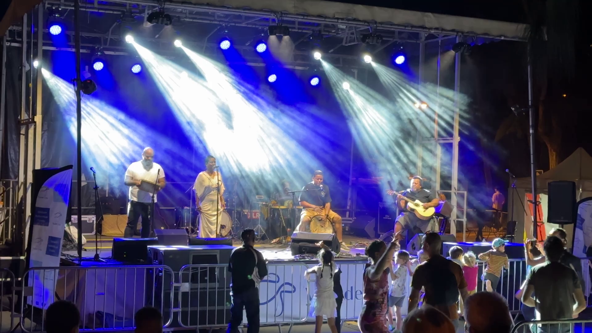 193b. Μπάντες 2.png