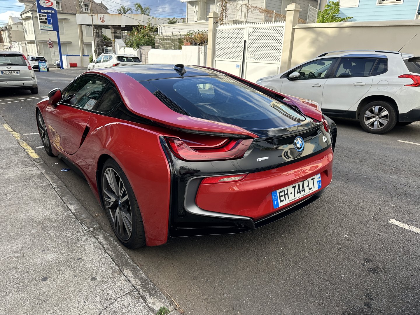 208b. BMW i8 2.JPG