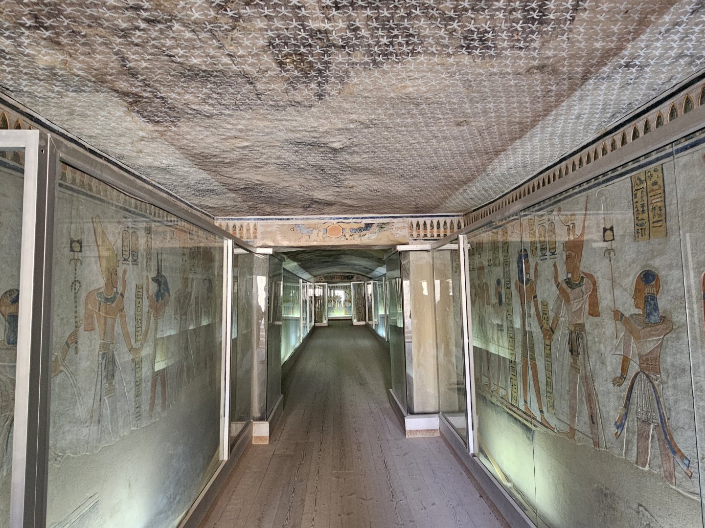 1.QV Tomb of Chamuas.jpg