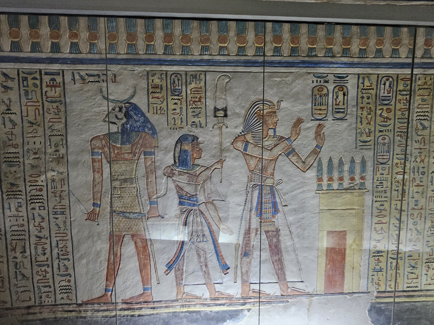 2.QV Tomb of Amonchopeshfu.jpg