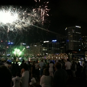 Πυροτεχνήματα το βράδυ στο Darling Harbour