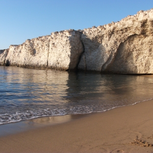 Παραλία Αλογόμαντρα, Μήλος, Κυκλάδες