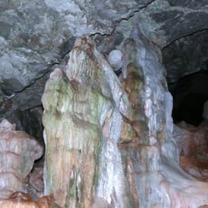 Σπηλαιο Πελεκητων