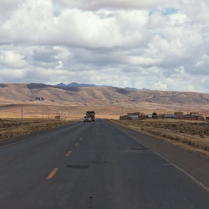 Ο δρόμος από El Alto προς Tiwanaku