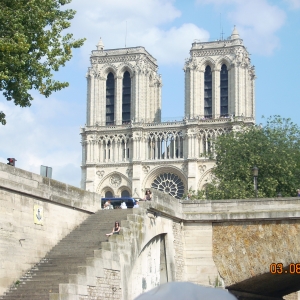 Dans le Paris- "H πολη του φωτος"/Notre dame