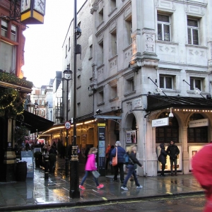 Noel Coward theatre