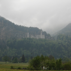 ΤΟ ΚΑΣΤΡΟ NEUSCHWANSTEIN ΑΠΟ ΤΟ ΔΩΜΑΤΙΟ