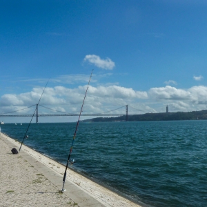 Padrão dos Descobrimentos & Bridge 25 of April - Belem