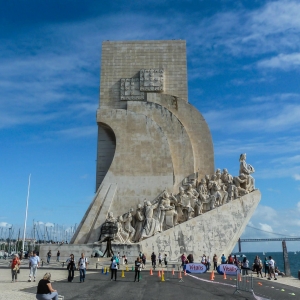 Padrão dos Descobrimentos & Bridge 25 of April - Belem