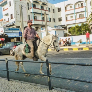 Avenida Eugene Levy - Praia das Macas