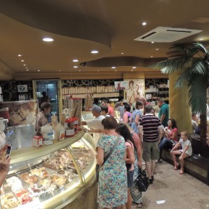 150 ΠΑΓΩΤΑ ΣΤΗΝ ΣΕΙΡΑ