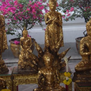 Επιχρυσωμένοι Βούδες - Συναντάς παντού τέτοιους στην Μπανγκόκ