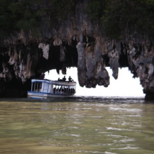 PHANG NGA περίεργες σπηλιές, περίεργοι σχηματισμοί μέσα στο εθνικό τους πάρ