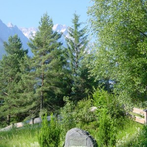 006 The Hohenrain plateau with the Zugspitze in the background