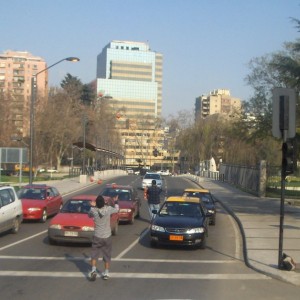 SANTIAGO  Zoγκλερ στους  δρόμους . Τώρα  ειναι μόδα, κι  εδώ.