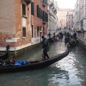 συνωστισμός στα κανάλια της Βενετίας