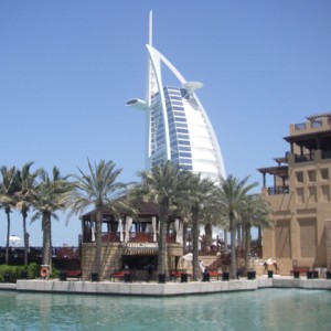 Αποψη του Burj al Arab  από το Madinat Jumeirah